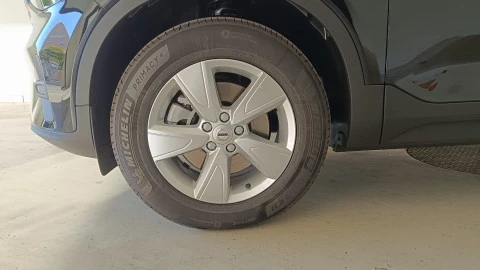 Volvo XC40 2.0 B3 G Essential Auto