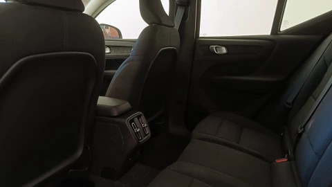 Volvo XC40 2.0 B3 G Essential Auto