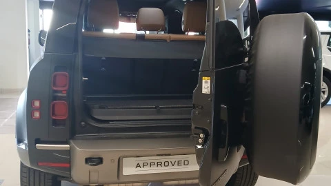 Land Rover Defender 3.0D I6 250 X-Dyn SE 110 AT 4WD MHEV