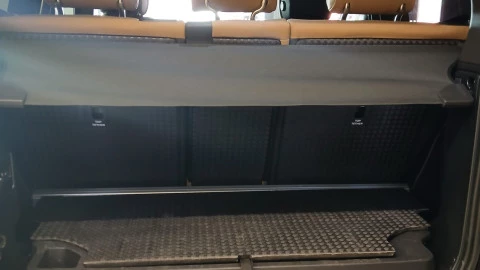 Land Rover Defender 3.0D I6 250 X-Dyn SE 110 AT 4WD MHEV