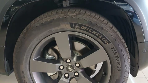 Land Rover Defender 3.0D I6 250 X-Dyn SE 110 AT 4WD MHEV