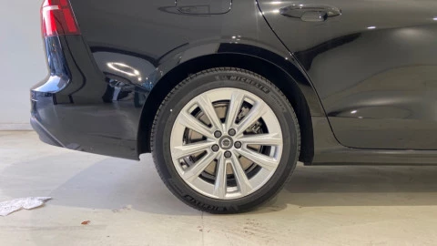 Volvo V60 2.0 T6 PHEV Recharge Core Auto eAWD