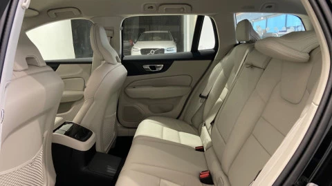 Volvo V60 2.0 T6 PHEV Recharge Core Auto eAWD