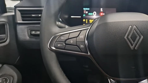 Renault Clio Techno full hybrid E-Tech 145 (103Kw)