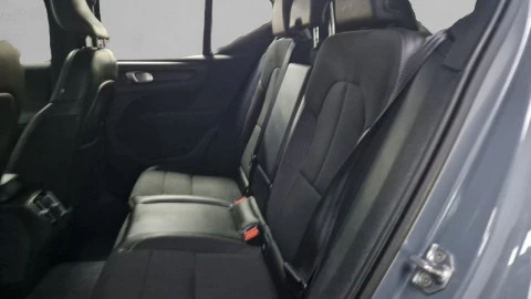 Volvo XC40 2.0 T4 Business Plus Auto