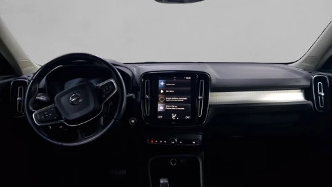 Volvo XC40 2.0 T4 Business Plus Auto
