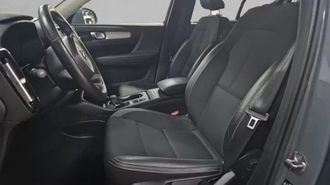 Volvo XC40 2.0 T4 Business Plus Auto
