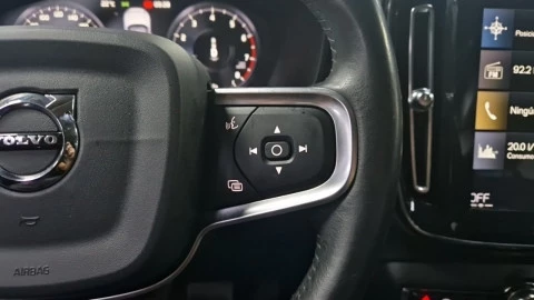 Volvo XC40 2.0 T4 Business Plus Auto