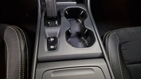 Volvo XC40 2.0 T4 Business Plus Auto