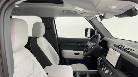 Land Rover Defender 3.0D I6 250 X-Dyn SE 110 Auto 4WD MHEV