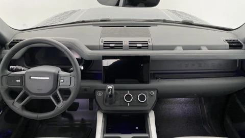 Land Rover Defender 3.0D I6 250 X-Dyn SE 110 Auto 4WD MHEV