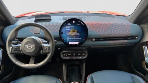 MINI Aceman SE Essential Trim
