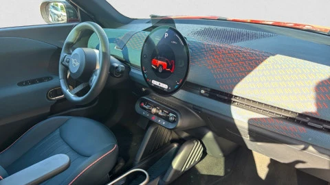 MINI Aceman SE Essential Trim