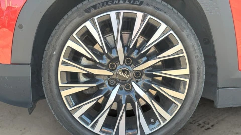 MINI Aceman SE Essential Trim