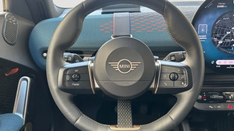 MINI Aceman SE Essential Trim