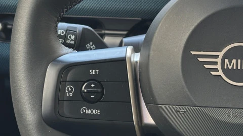 MINI Aceman SE Essential Trim