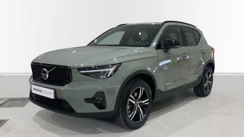 Volvo XC40 2.0 B3 G Plus Dark Auto
