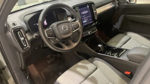 Volvo XC40 2.0 B3 G Plus Dark Auto