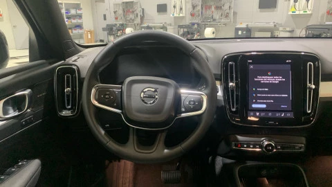 Volvo XC40 2.0 B3 G Plus Dark Auto