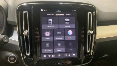 Volvo XC40 2.0 B3 G Plus Dark Auto