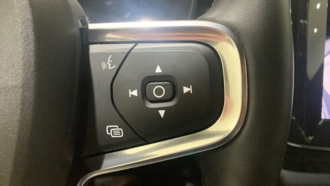 Volvo XC40 2.0 B3 G Plus Dark Auto