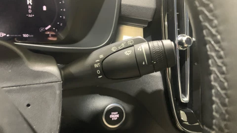 Volvo XC40 2.0 B3 G Plus Dark Auto