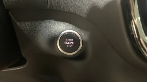 Volvo XC40 2.0 B3 G Plus Dark Auto