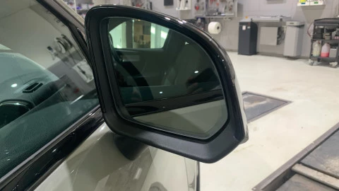 Volvo XC40 2.0 B3 G Plus Dark Auto