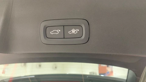 Volvo XC40 2.0 B3 G Plus Dark Auto