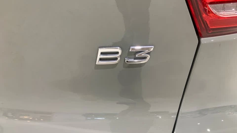 Volvo XC40 2.0 B3 G Plus Dark Auto