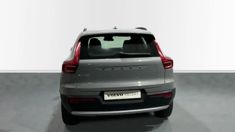Volvo XC40 2.0 B3 G Essential Auto