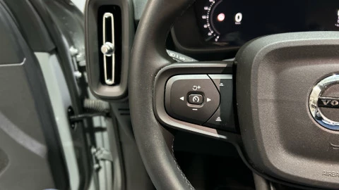 Volvo XC40 2.0 B3 G Essential Auto