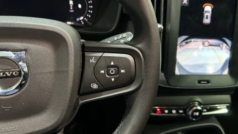 Volvo XC40 2.0 B3 G Essential Auto