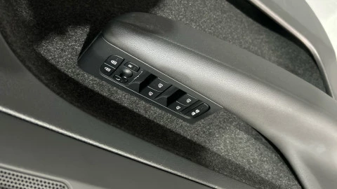 Volvo XC40 2.0 B3 G Essential Auto