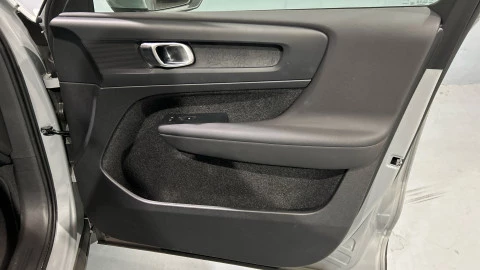 Volvo XC40 2.0 B3 G Essential Auto