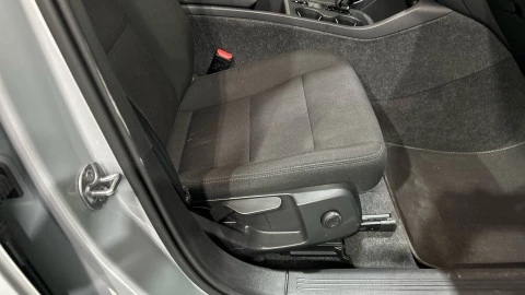 Volvo XC40 2.0 B3 G Essential Auto