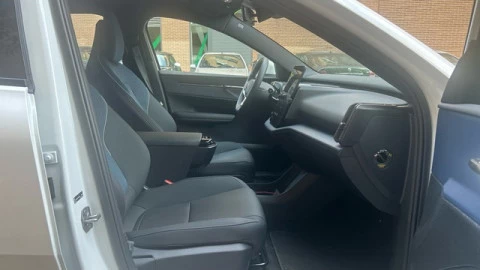 Volvo EX30 Single Motor Extended Range Core Auto 200 kW (272 CV)