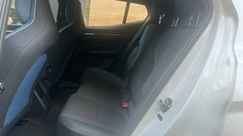 Volvo EX30 Single Motor Extended Range Core Auto 200 kW (272 CV)