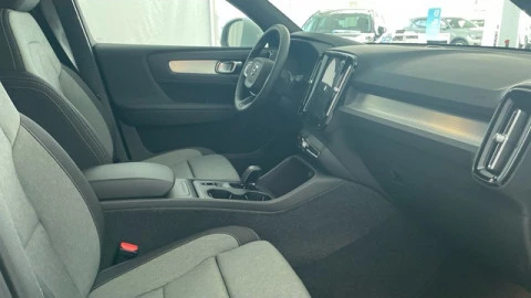 Volvo XC40 B3 G Core Auto 120 kW (163 CV)