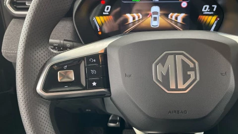 MG ZS 1.5 Standard