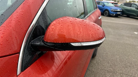 Kia Niro 1.6 GDi HEV 104kW (141CV) Drive