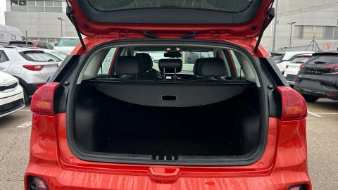 Kia Niro 1.6 GDi HEV 104kW (141CV) Drive