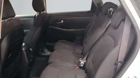 Kia Carens 1.6 GDi 99kW (135CV) Concept