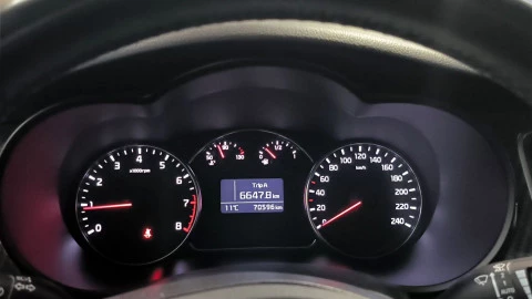 Kia Carens 1.6 GDi 99kW (135CV) Concept