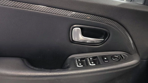 Kia Carens 1.6 GDi 99kW (135CV) Concept