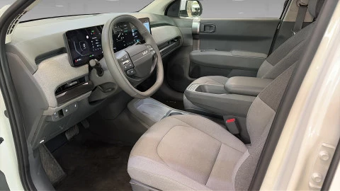 Kia EV3  Earth Long Range