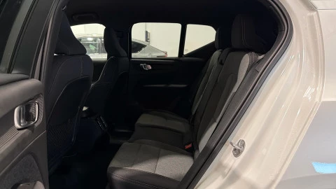 Volvo XC40 B3 G Plus Dark Auto 120 kW (163 CV)