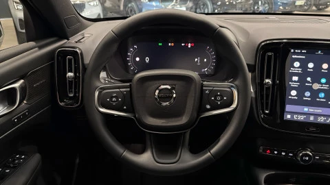 Volvo XC40 B3 G Plus Dark Auto 120 kW (163 CV)