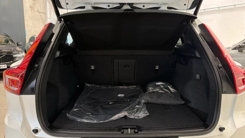 Volvo XC40 B3 G Plus Dark Auto 120 kW (163 CV)