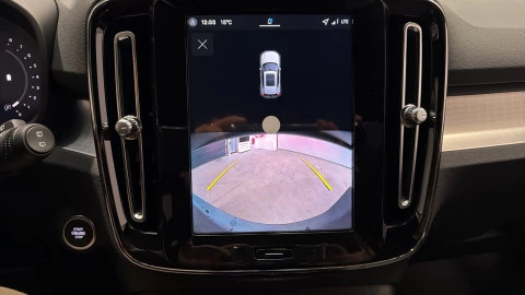 Volvo XC40 B3 G Plus Dark Auto 120 kW (163 CV)